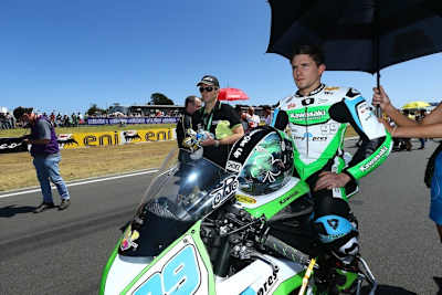 PJ Jacobsen wird auch in der Startaufstellung von Andrew Pitt betreut (li)