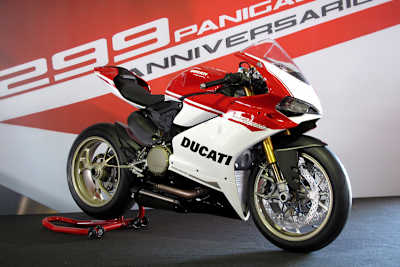 Schmuckstück zum 90. Jubiläum: Die Ducati 1299 Panigale S Anniversario