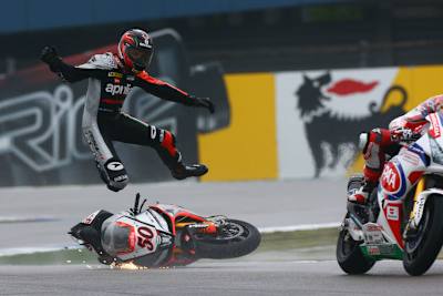 Sylvain Guintoli fliegt: Er wollte Jonathan Rea vom Sieg abhalten