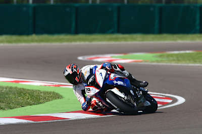 Leon Camier fuhr sich mit der Evo-BMW in Imola in einen Rausch