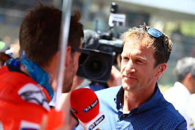 Neil Hodgson steht immer noch regelmässig in der Startaufstellung – mit einem Mikrofon bewaffnet