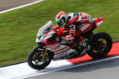 Davide Giugliano kämpft mit dem subtropischen Klima