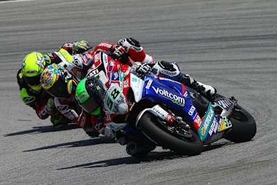 Eugene Laverty setzte sich im ersten Sepang-Rennen auf Platz 3 durch