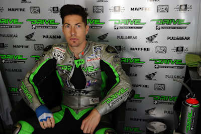Die Hand von Nicky Hayden wurde mit Tape stabilisiert