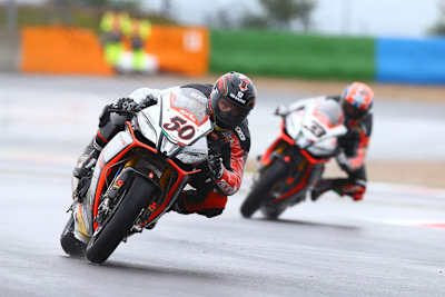 Sylvain Guintoli wurde von Marco Melandri vorbei gelassen