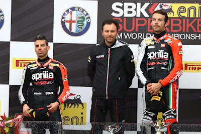Auf dem Siegerpodest von Magny-Cours sah wirkte weder Marco Melandri noch Sylvain Guintoli sonderlich glücklich