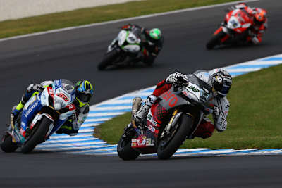 Vor dem Sturz kämpfte Niccolo Canepa mit der EBR 1190RX um WM-Punkte