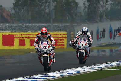 Wie auf Phillip Island: Superbike-Rookie Michael van der Mark vor Weltmeister Sylvain Guintoli