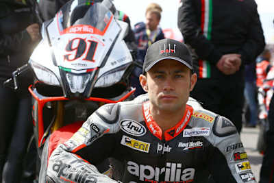 Leon Haslam: Wird ihn seine Verletzung von Imola in Donington Park behindern?