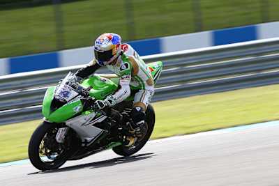 Kenan Sofuoglu schein in Donington Park keine echten Gegner zu haben