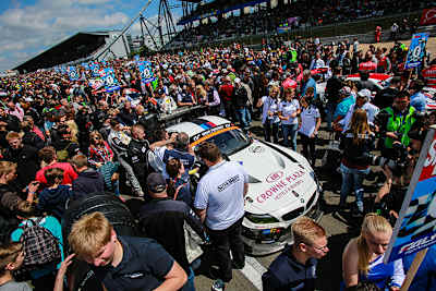 Auch aus den heimischen vier Wänden lässt sich der Eifelklassiker bestens verfolgen