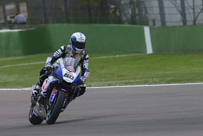 Sylvain Guintoli ist wieder zurück auf seiner Pata Yamaha R1