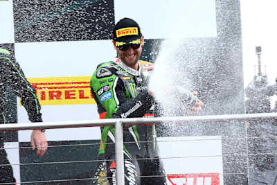 Tom Sykes gewann auch 2016 beide Superbike-Läufe in Donington Park