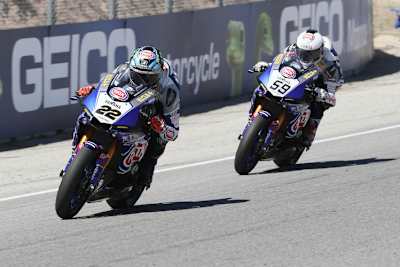 Alex Lowes (22) bekam es in Laguna Seca mit seinem Teamkollegen Niccolo Canepa (59) zu tun 