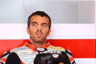 Grosse Enttäuschung: Alex De Angelis pfefferte seine Aprilia RSV4 im zweiten Rennen neben die Piste