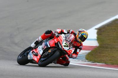 Chaz Davies kommt mit der Ducati Panigale in Assen auf schnelle Rundenzeiten