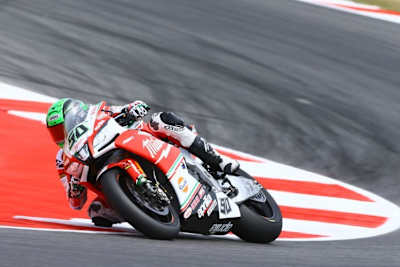 Eugene Laverty verzweifelt an der Aprilia RSV4