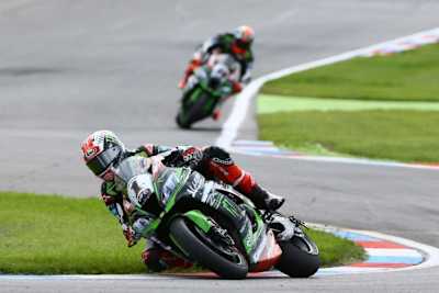 Jonathan Rea vor Tom Sykes