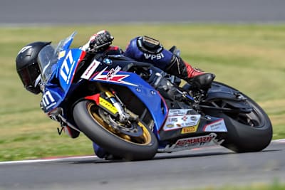 BMW-Mitarbeiter Nino Hofmann kämpft in der Advanced-Wertung