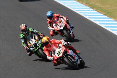 Xavi Fores führte den zweiten Superbike-Lauf zeitweise an