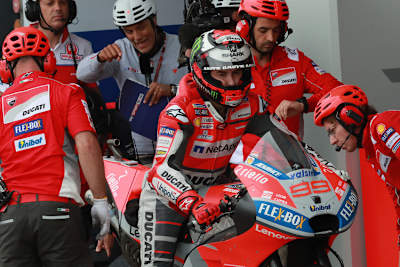 Das Ducati-Team hat Jorge Lorenzo im Qualifying 1 einen falschen Reifen verpasst