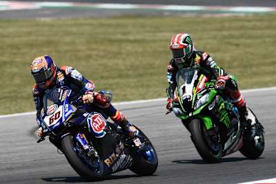 Wegen Jonathan Rea verlor Michael van der Mark (60) im zweiten Rennen vier Positionen 