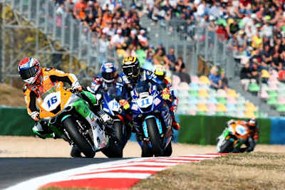 Diese Zielankunft würde Cortese reichen: Cluzel vor Cortese und Mahias. Im Hintergrund Thomas Gradinger