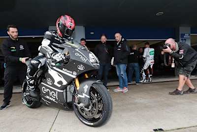Mike Di Meglio auf dem Weg zu den ersten MotoE-Tests