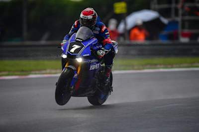 Niccolo Canepa gewinnt mit YART in Sepang