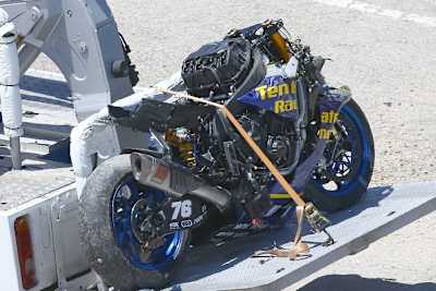 Die Ten Kate-Yamaha wurde bei dem Sturz massiv beschädigt