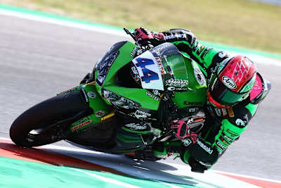 Lucas Mahias stellt die betagte Kawasaki ZX-6R auf Startplatz 1