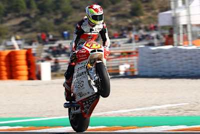 Wheelies zelebrierte Dominique Aegerter immer weltmeisterlich