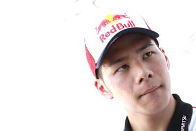 Takaaki Nakagami ist besorgt um seine Schulter