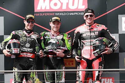 Das Podium vom zweiten Superbike-Lauf in Australien
