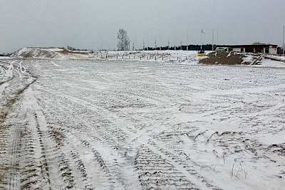 Schneeverwehungen beeinträchtigen die Saisonvorbereitung in Drehna