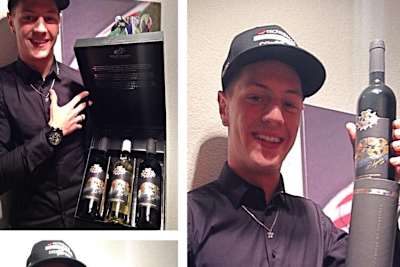 Dominique Aegerter mit dem nach ihm benannten Wein