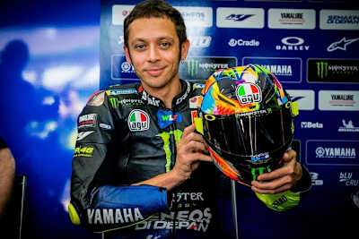 AGV Pista GP R im Design der Wintertests 2019, gestaltet von Valentino Rossi und Aldo Drudi