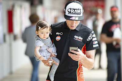 Aleix Espargaro mit Tochter Mia