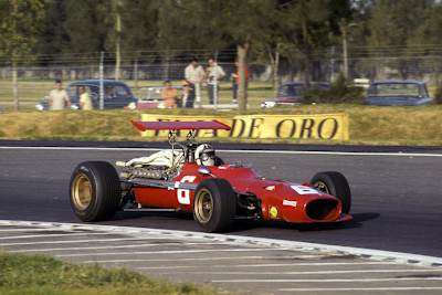 Chris Amon mit seinem Ferrari in Mexiko 1968