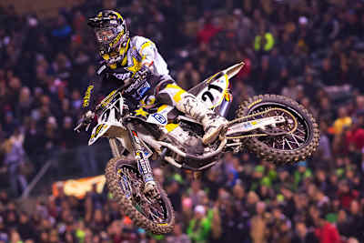 Jason Anderson im ausverkauften Angel Stadium