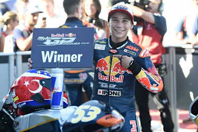 Deniz Öncü feiert in Aragòn den Vize-Titel im Rookies Cup