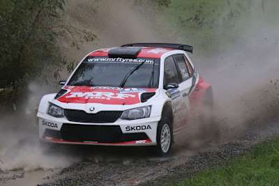 Schlamm drüber – der deutsche Skoda-Junior Fabian Kreim auf WP 1