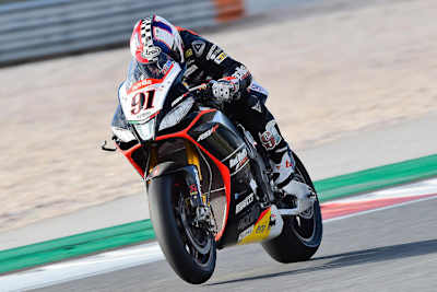 Leon Haslam: Führt er die Aprilia RSV4 2015 zu Siegen?
