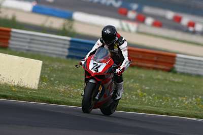 Max Neukirchner wechselt vom alten auf den neuen Asphalt