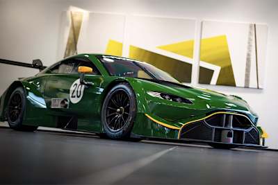 Florian Kamelger (re.) mit DTM-Chef Gerhard Berger