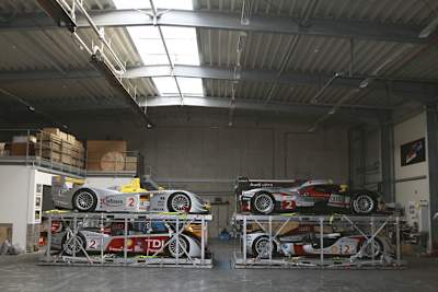 Historische Audi-Rennwagen vor dem Flug zu den 12h von Sebring 2013