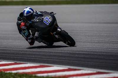 John McPhee testet in Sepang