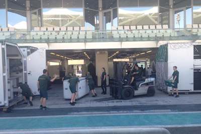 Caterham twittert aus Abu Dhabi