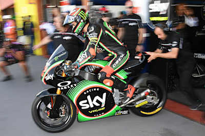 Francesco Bagnaias Kalex erstrahl in den Farben Italiens