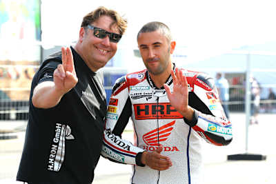 Matteo Baiocco mit Teamchef Jens Holzhauer